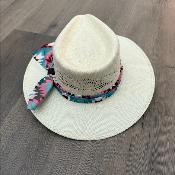 Charlie 1 Horse Hat White - Picture 2 of 8